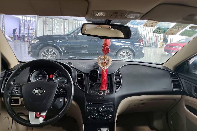 Used Bestune B50 2013 1.6L automatic luxury version Interior 1