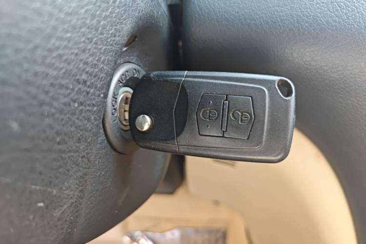 Used Bestune B50 2013 1.6L automatic luxury version Interior 1