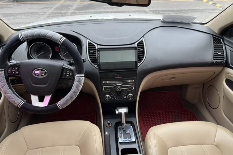 Used Bestune B50 2013 1.6L automatic luxury version Interior 1