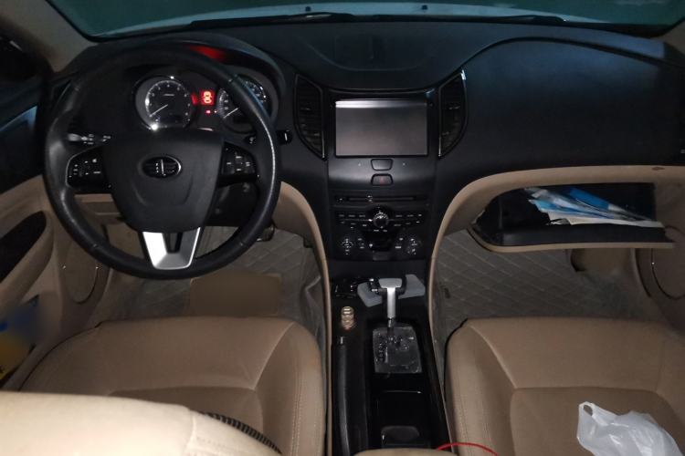 Used Bestune B50 2013 1.6L automatic luxury version Interior 2