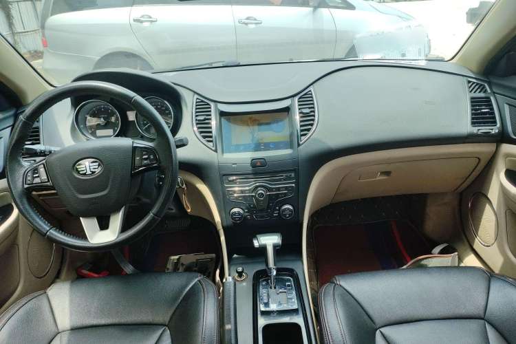 Used Bestune B50 2013 1.6L automatic luxury version Interior 2