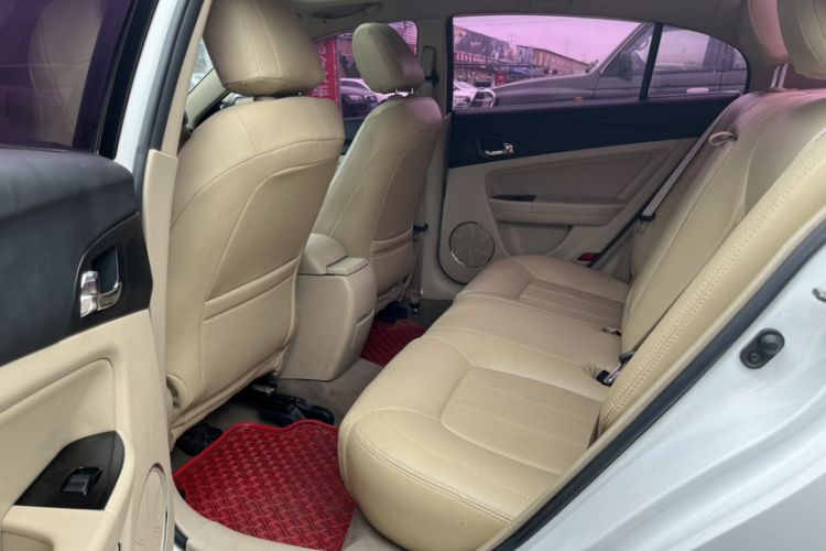 Used Bestune B50 2013 1.6L automatic luxury version Interior 5