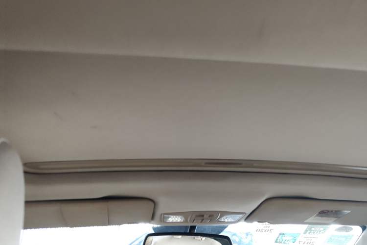 Used Bestune B50 2013 1.6L automatic luxury version Interior 8
