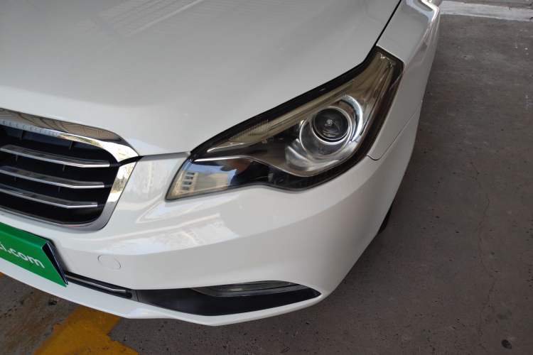 Used Bestune B50 2013 1.6L manual Comfort trim level Left Front Headlight