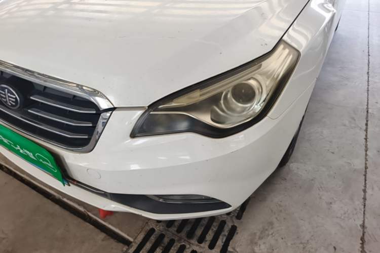 Used Bestune B50 2013 1.6L manual Comfort trim level Left Front Headlight