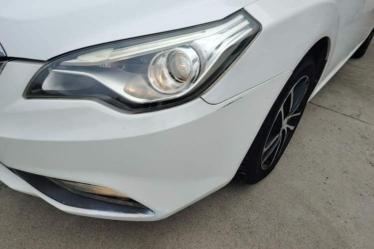 Used Bestune B50 2013 1.6L manual Comfort trim level Left Front Headlight
