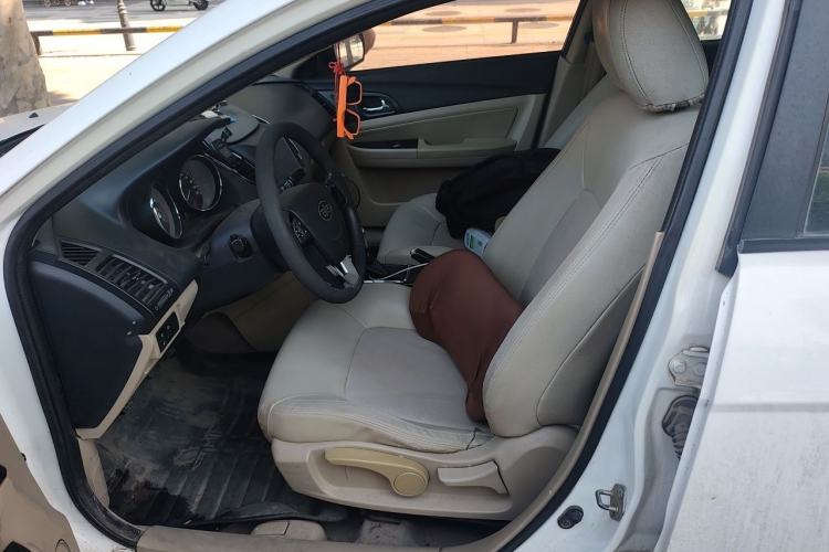 Used Bestune B50 2013 1.6L manual Comfort trim level Left Front Seat