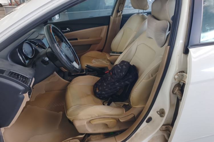 Used Bestune B50 2013 1.6L manual Comfort trim level Left Front Seat