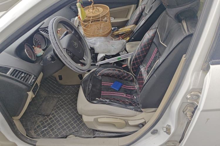 Used Bestune B50 2013 1.6L manual luxury version Left Front Seat