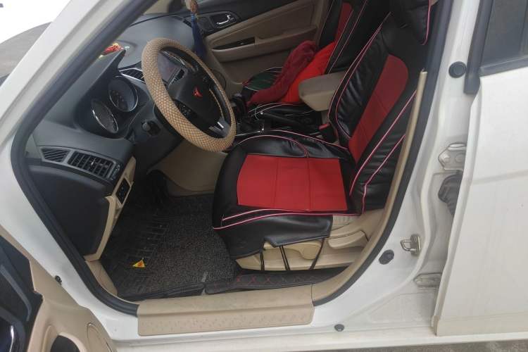 Used Bestune B50 2013 1.6L manual luxury version Left Front Seat