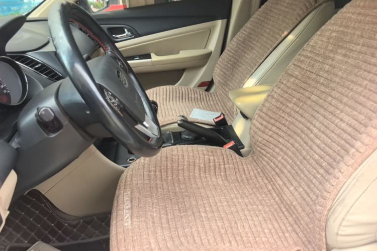 Used Bestune B50 2013 1.6L manual luxury version Left Front Seat