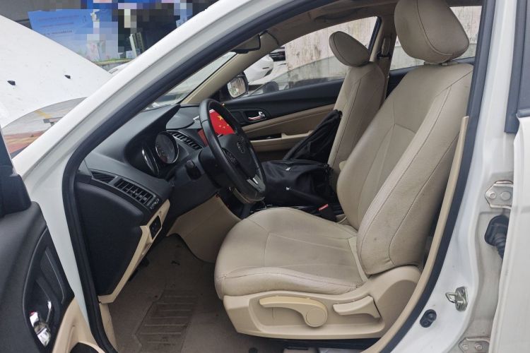 Used Bestune B50 2013 1.6L automatic luxury version Left Front Seat