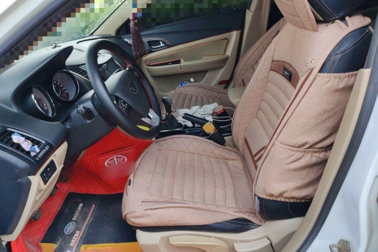 Used Bestune B50 2013 1.6L manual luxury version Left Front Seat