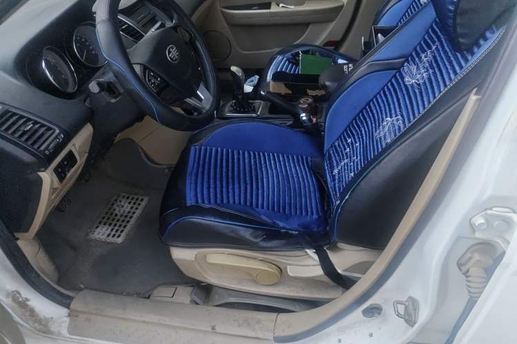Used Bestune B50 2013 1.6L manual Comfort trim level Left Front Seat