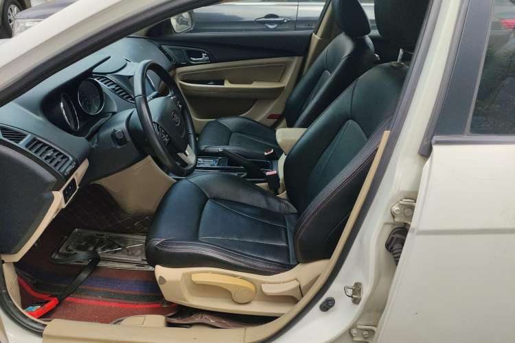 Used Bestune B50 2013 1.6L automatic luxury version Left Front Seat
