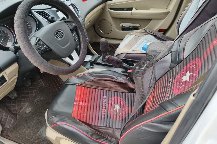 Used Bestune B50 2013 1.6L manual luxury version Left Front Seat