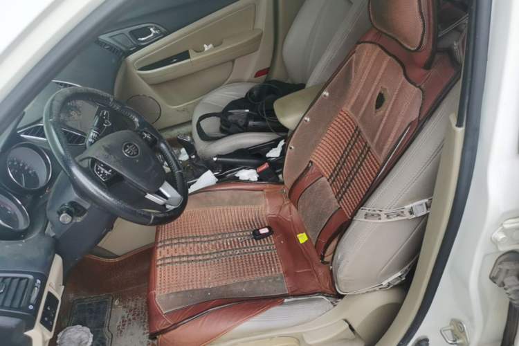 Used Bestune B50 2013 1.6L manual luxury version Left Front Seat