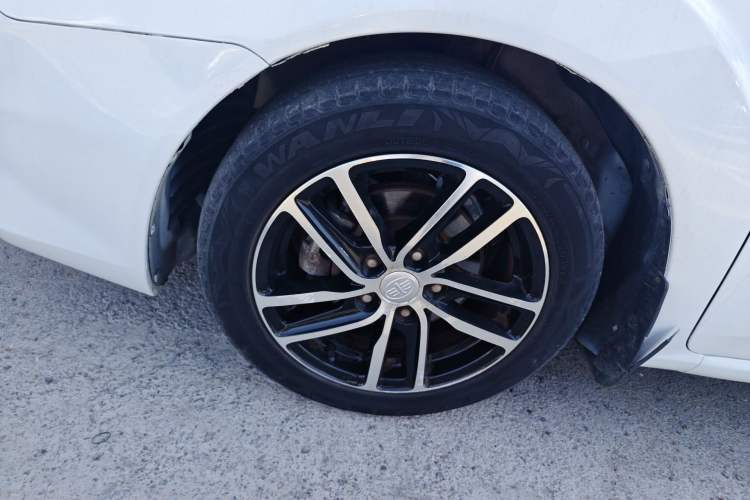 Used Bestune B50 2013 1.6L manual luxury version Left Front Wheel Hub