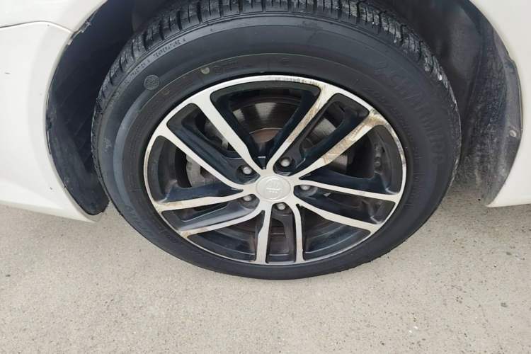 Used Bestune B50 2013 1.6L manual Comfort trim level Left Front Wheel Hub