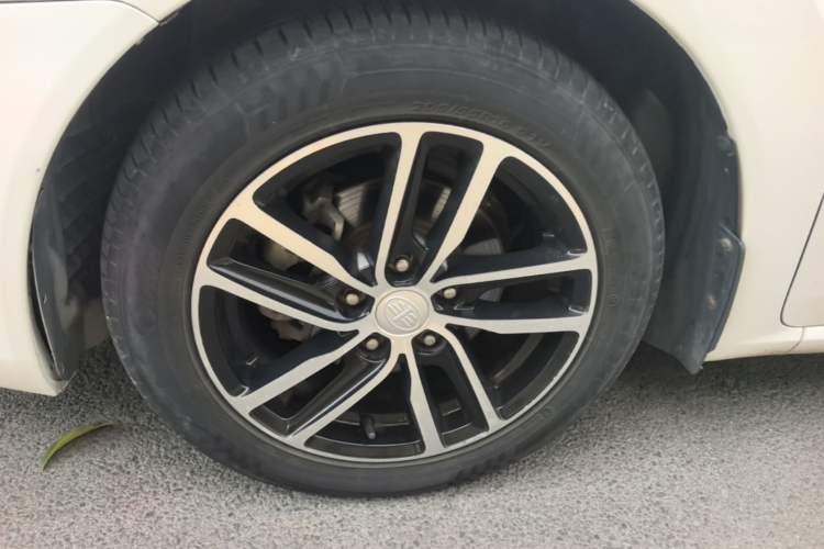 Used Bestune B50 2013 1.6L manual luxury version Left Front Wheel Hub