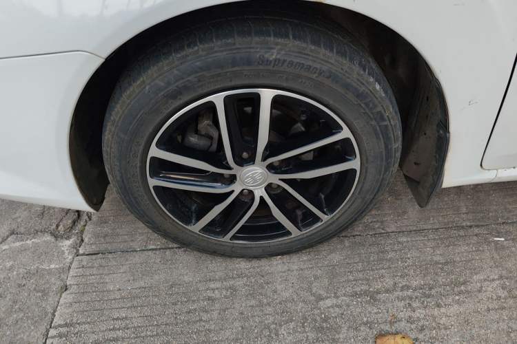 Used Bestune B50 2013 1.6L manual luxury version Left Front Wheel Hub