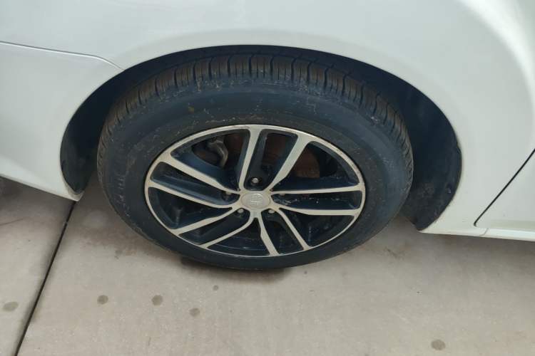 Used Bestune B50 2013 1.6L manual luxury version Left Front Wheel Hub