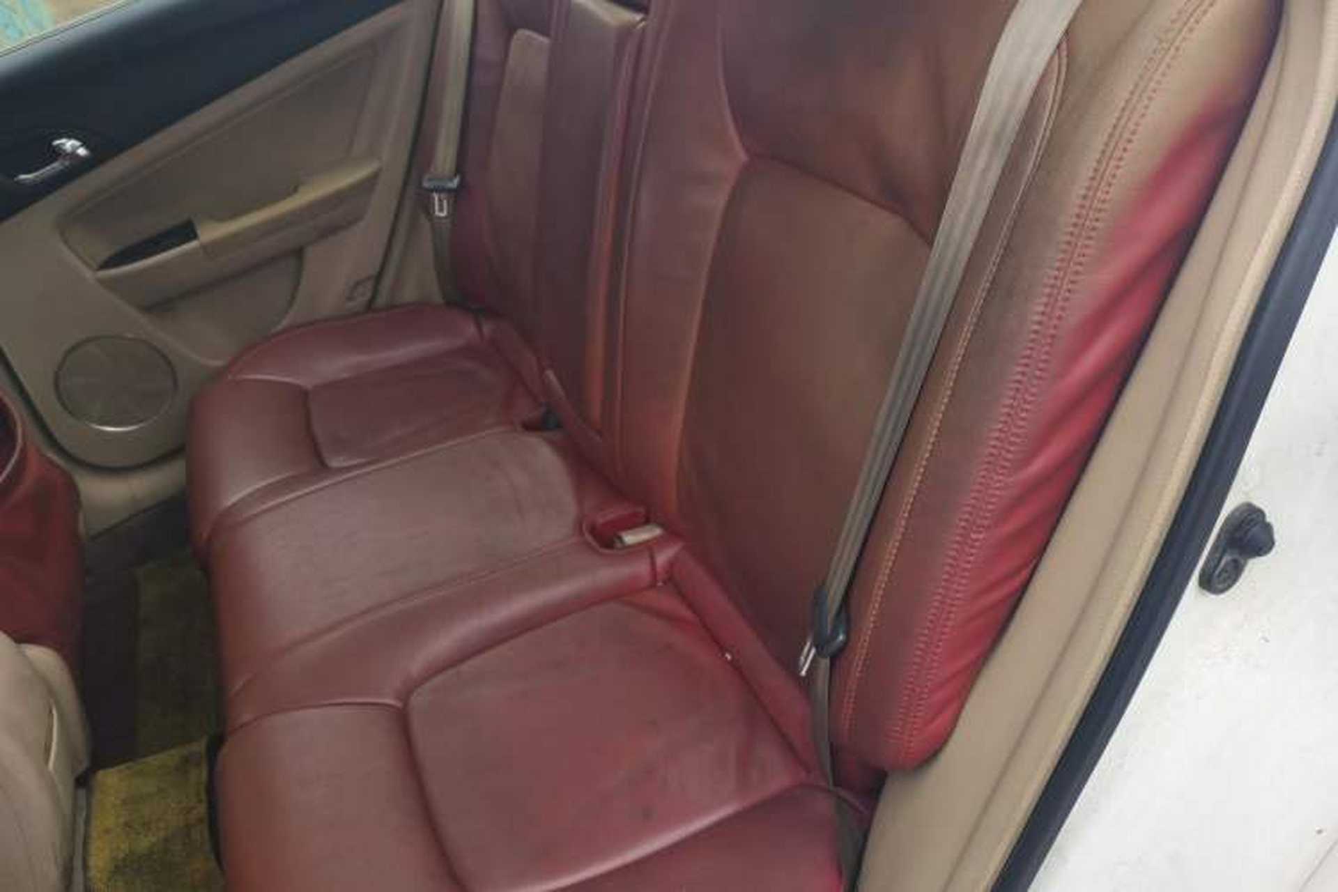 Used Bestune B50 2013 1.6L automatic luxury version Left Rear Seat