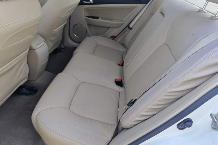 Used Bestune B50 2013 1.6L manual luxury version Left Rear Seat