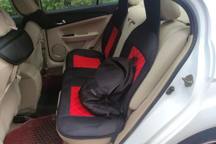 Used Bestune B50 2013 1.6L manual Comfort trim level Left Rear Seat