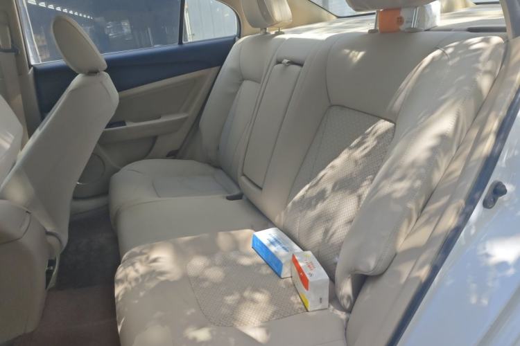 Used Bestune B50 2013 1.6L automatic luxury version Left Rear Seat