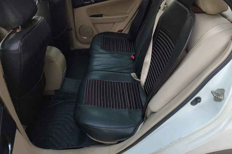 Used Bestune B50 2013 1.6L manual luxury version Left Rear Seat