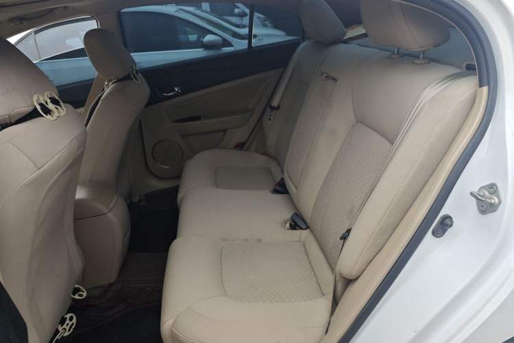 Used Bestune B50 2013 1.6L automatic luxury version Left Rear Seat