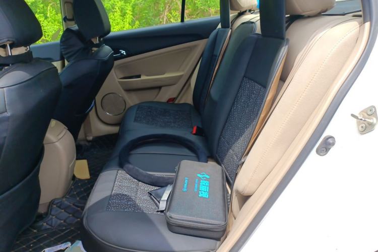 Used Bestune B50 2013 1.6L automatic luxury version Left Rear Seat