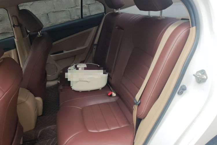 Used Bestune B50 2013 1.6L automatic luxury version Left Rear Seat