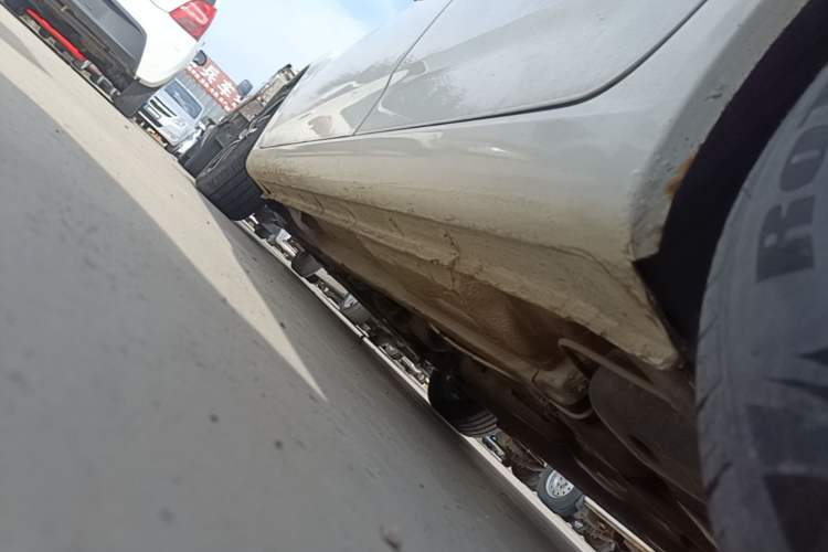 Used Bestune B50 2013 1.6L automatic luxury version Left Side Sill