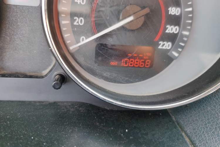 Used Bestune B50 2013 1.6L manual luxury version Odometer Close Up
