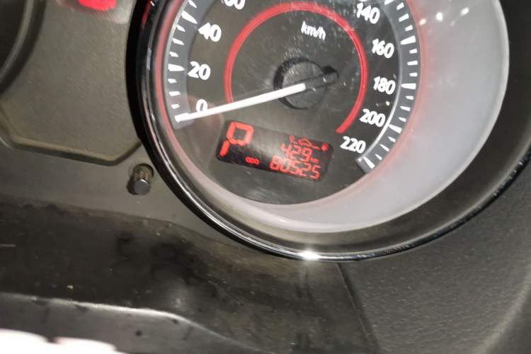 Used Bestune B50 2013 1.6L automatic luxury version Odometer Close Up