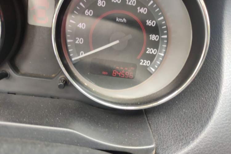 Used Bestune B50 2013 1.6L manual Comfort trim level Odometer Close Up