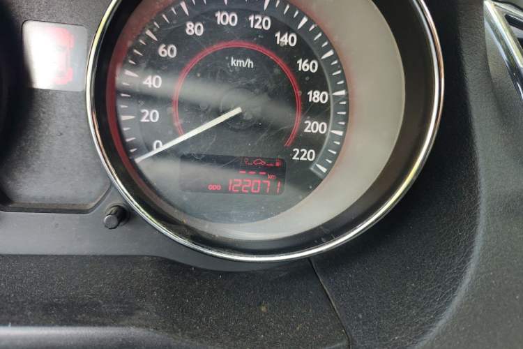 Used Bestune B50 2013 1.6L manual Comfort trim level Odometer Close Up