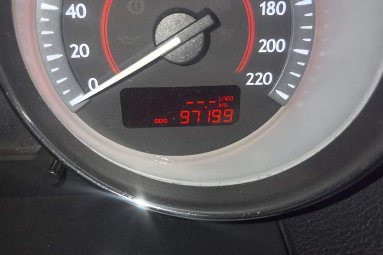 Used Bestune B50 2013 1.6L manual luxury version Odometer Close Up