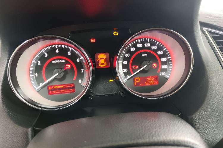 Used Bestune B50 2013 1.6L automatic luxury version Odometer Close Up