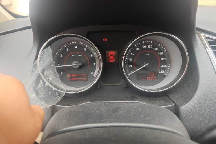 Used Bestune B50 2013 1.6L manual luxury version Odometer Close Up