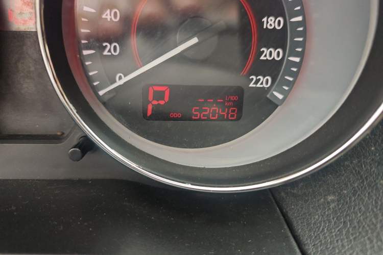 Used Bestune B50 2013 1.6L automatic luxury version Odometer Close Up