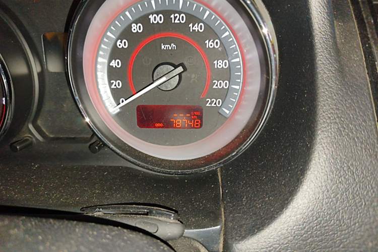 Used Bestune B50 2013 1.6L manual luxury version Odometer Close Up