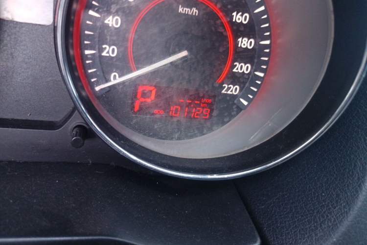 Used Bestune B50 2013 1.8L automatic comfort version Odometer Close Up