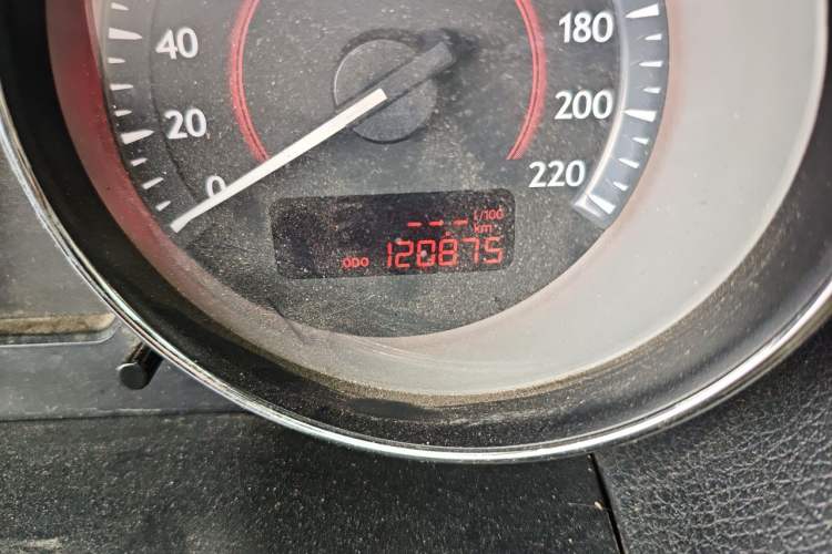 Used Bestune B50 2013 1.6L manual Comfort trim level Odometer Close Up