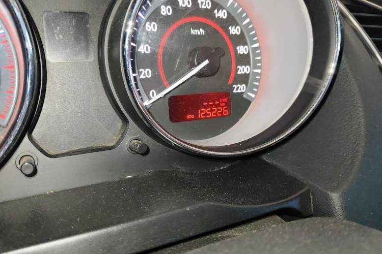 Used Bestune B50 2013 1.6L manual luxury version Odometer Close Up