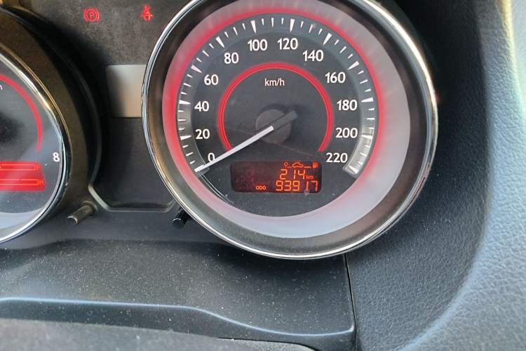 Used Bestune B50 2013 1.6L manual luxury version Odometer Close Up