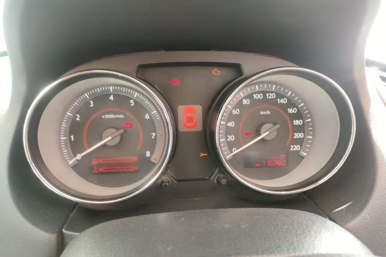 Used Bestune B50 2013 1.6L manual luxury version Odometer Close Up