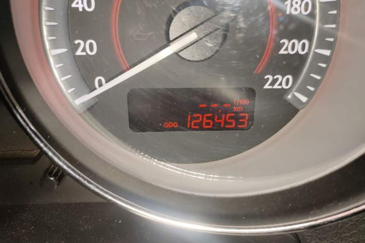 Used Bestune B50 2013 1.6L manual luxury version Odometer Close Up
